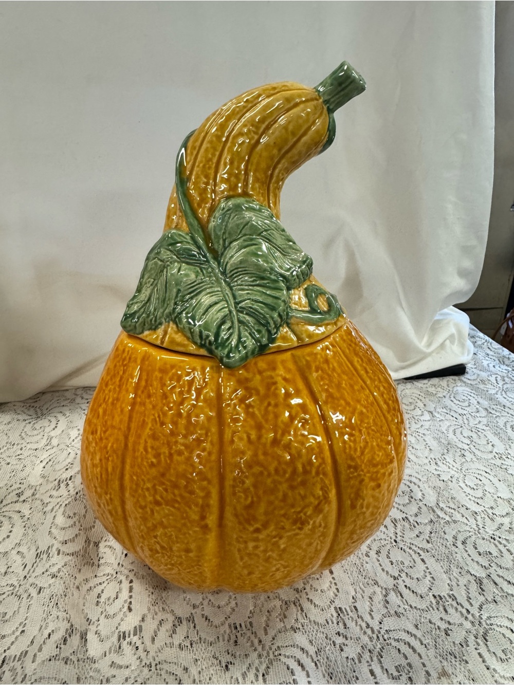 Metlox Ceramic Gourd Cookie Jar with Green Leaf Accent - Yellow